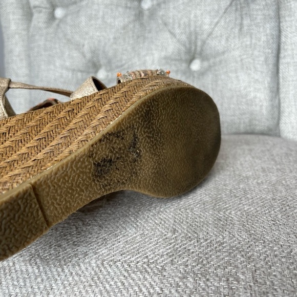 BKE Womens Beaded Golf Faux Leather Sling Back Wedge Sandals Size 9 - Picture 4 of 4